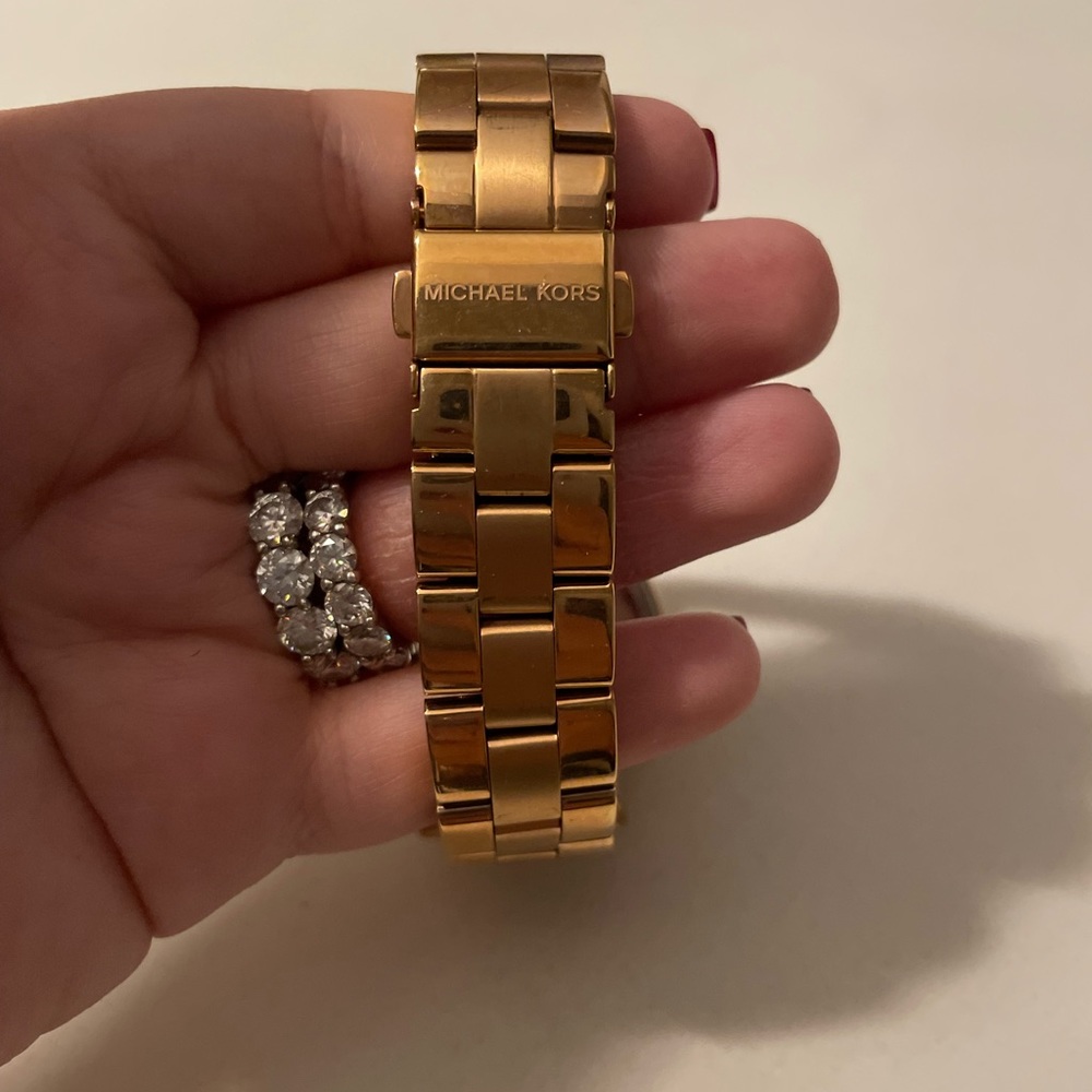 Michael Kors Rose Gold Watch - Picture 2 of 4